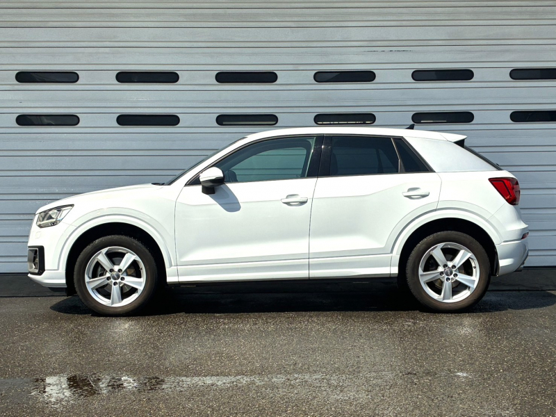 アウディ Q2 中古車