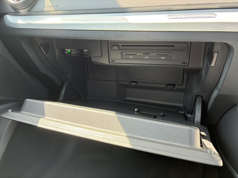 アウディ Q2 中古車