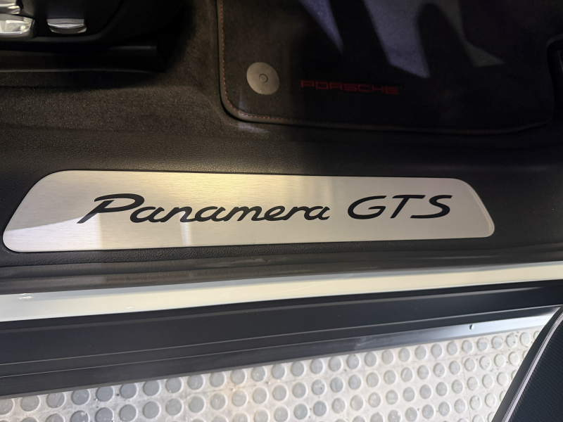 ポルシェ パナメーラ 中古車