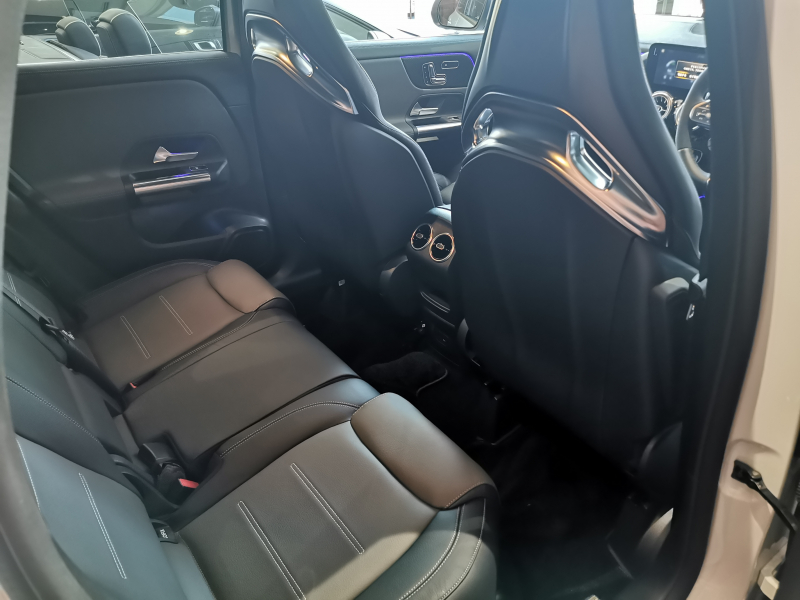 メルセデスベンツ GLA 中古車