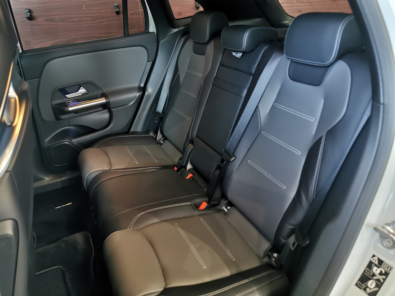 メルセデスベンツ GLA 中古車