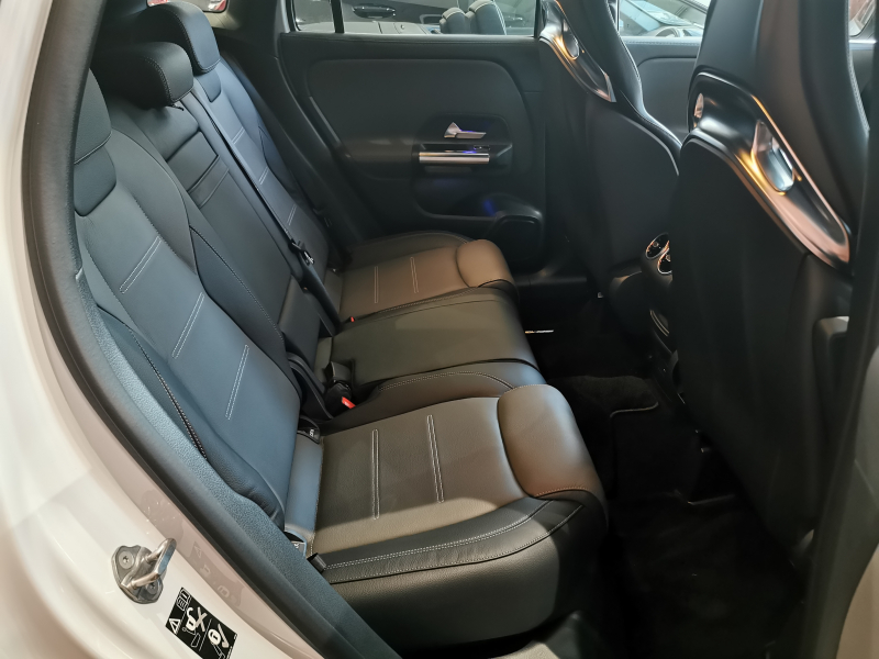 メルセデスベンツ GLA 中古車