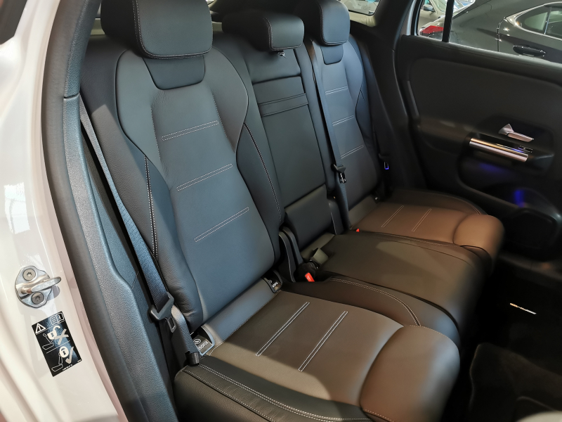 メルセデスベンツ GLA 中古車