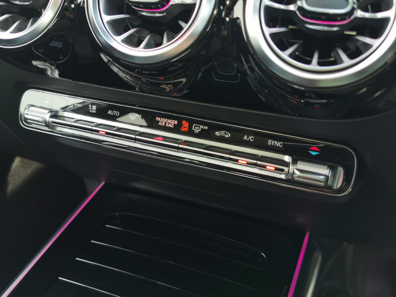 メルセデスベンツ GLA 中古車