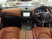 マセラティ レヴァンテ 中古車