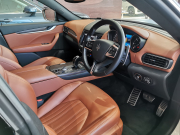 マセラティ レヴァンテ 中古車