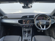 アウディ Q3 中古車