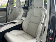 ボルボ XC90 中古車