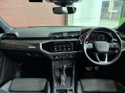 アウディ RS Q3 中古車