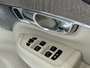 ボルボ XC90 中古車