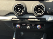 アウディ Q2 中古車