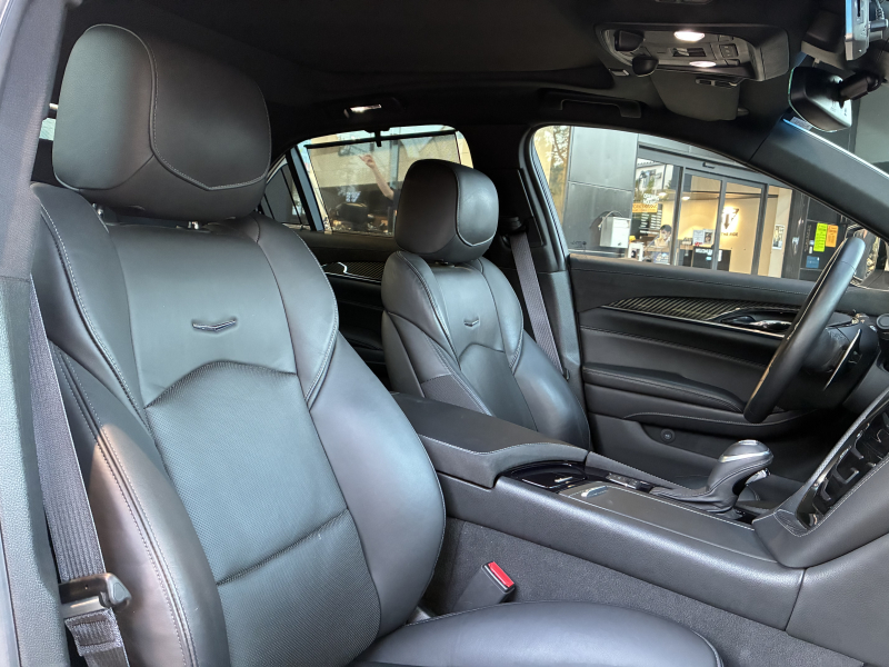 キャデラック CTS 中古車