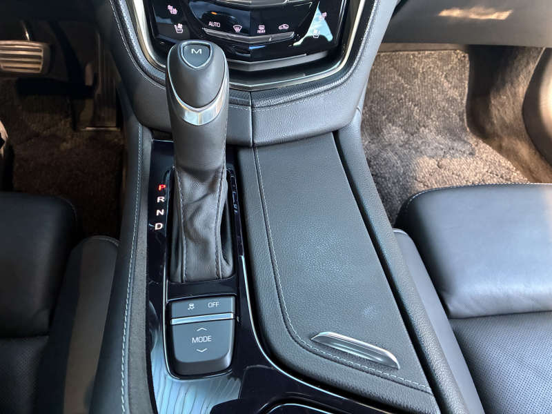 キャデラック CTS 中古車