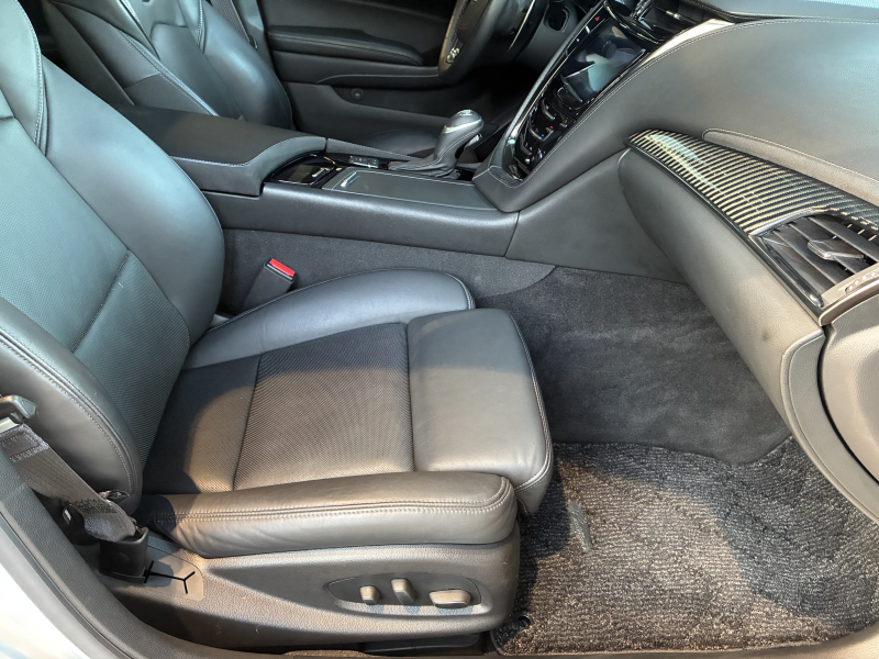 キャデラック CTS 中古車