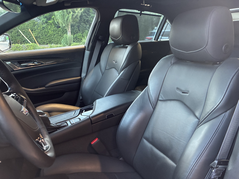 キャデラック CTS 中古車