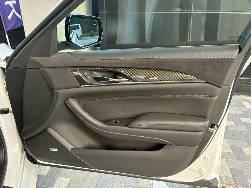 キャデラック CTS 中古車