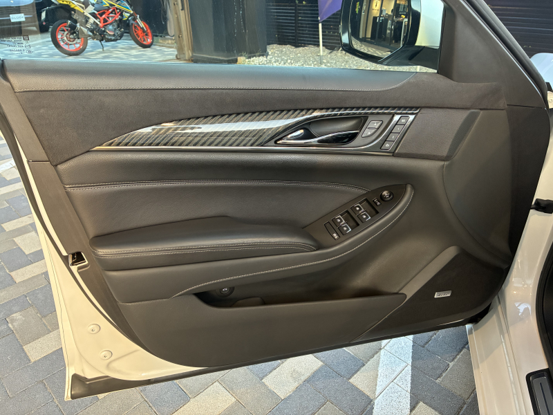 キャデラック CTS 中古車