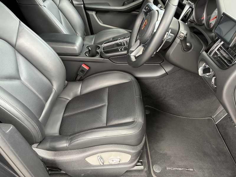 ポルシェ マカン 中古車