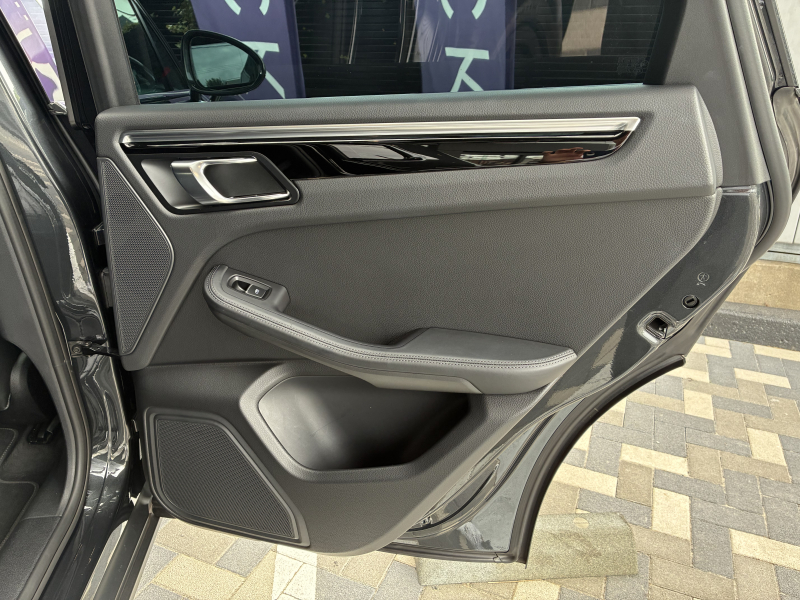 ポルシェ マカン 中古車