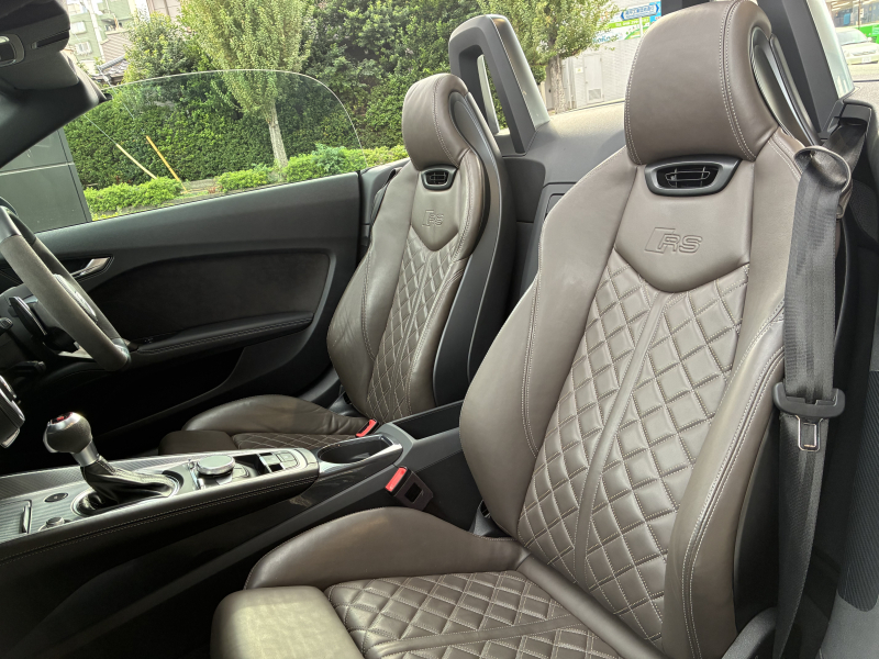 アウディ TT RS ロードスター 中古車