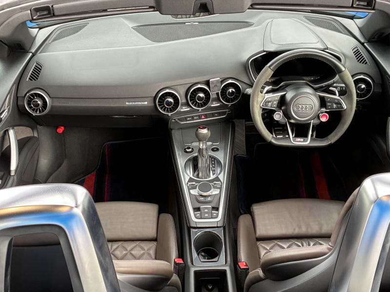 アウディ TT RS ロードスター 中古車