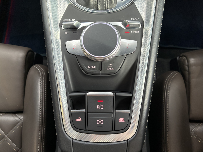 アウディ TT RS ロードスター 中古車