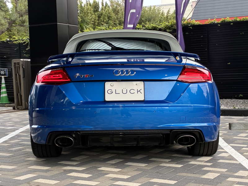 アウディ TT RS ロードスター 中古車