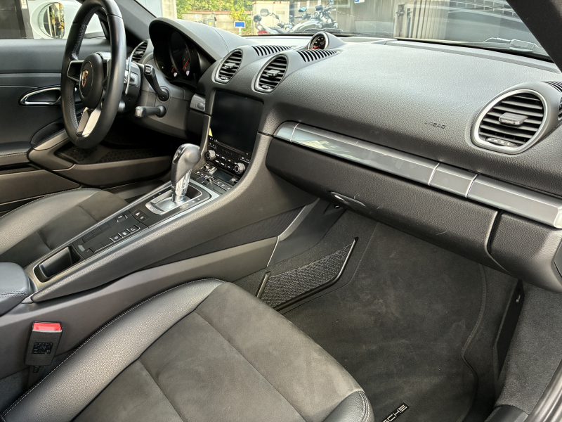 ポルシェ 718 ケイマン 中古車