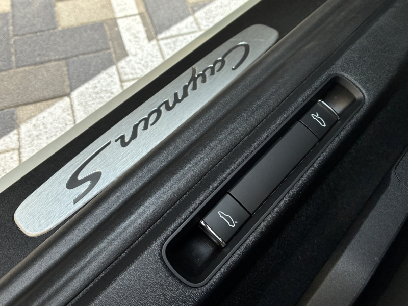 ポルシェ 718 ケイマン 中古車