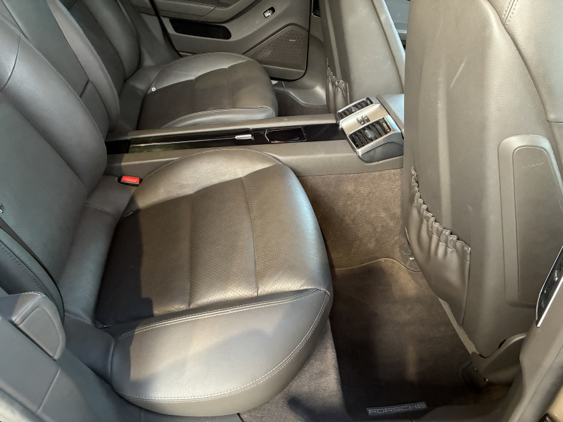 ポルシェ パナメーラ 中古車