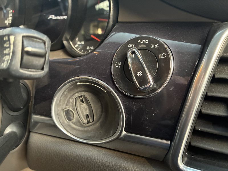 ポルシェ パナメーラ 中古車