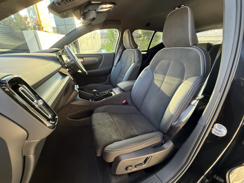 ボルボ XC40 中古車