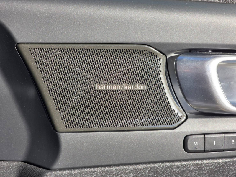 ボルボ XC40 中古車