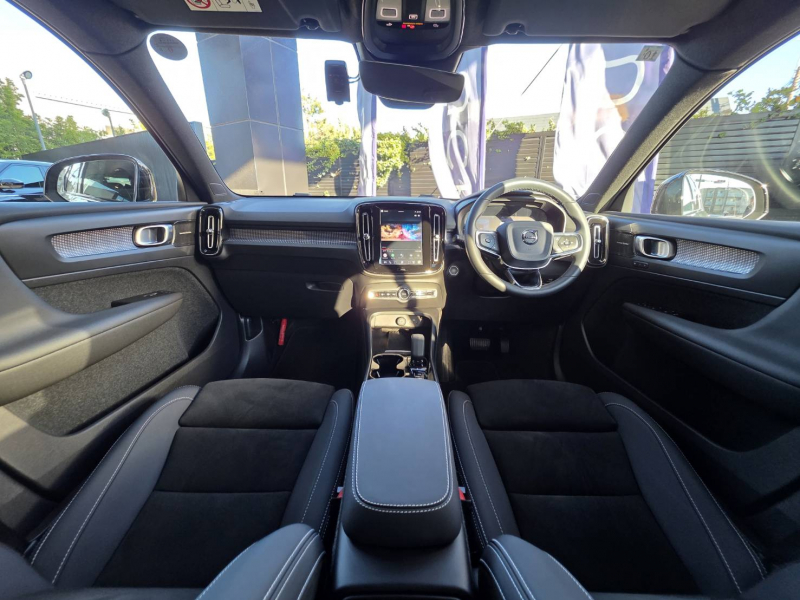 ボルボ XC40 中古車