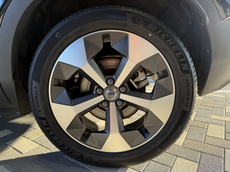 ボルボ XC40 中古車