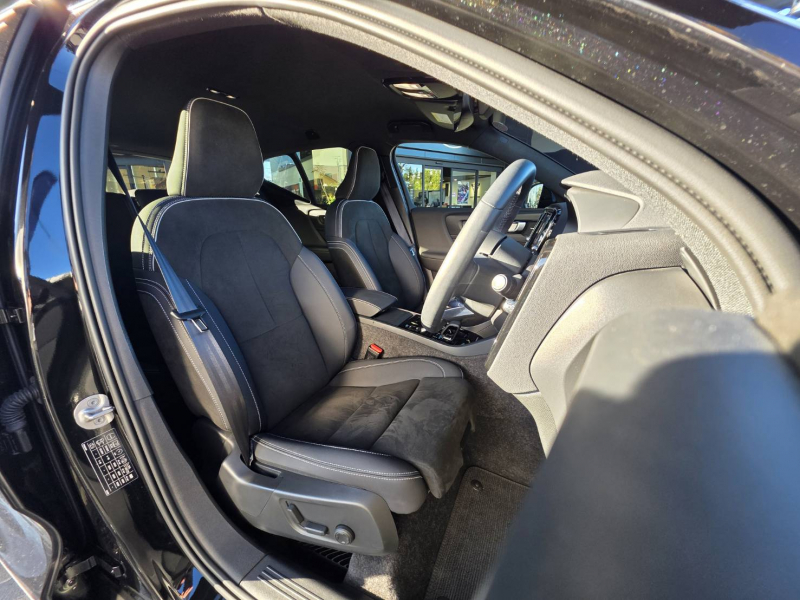 ボルボ XC40 中古車