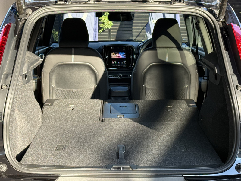 ボルボ XC40 中古車