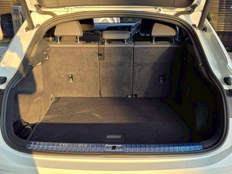 アウディ Q3 中古車