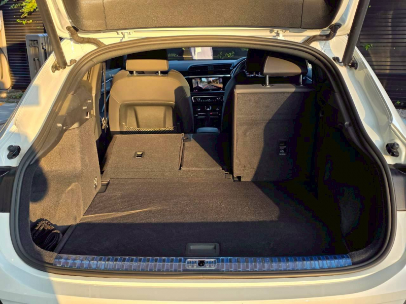 アウディ Q3 中古車