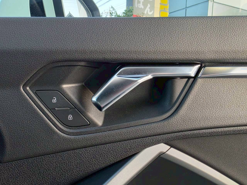 アウディ Q3 中古車