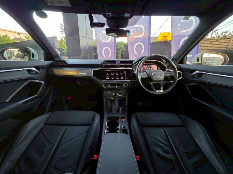 アウディ Q3 中古車