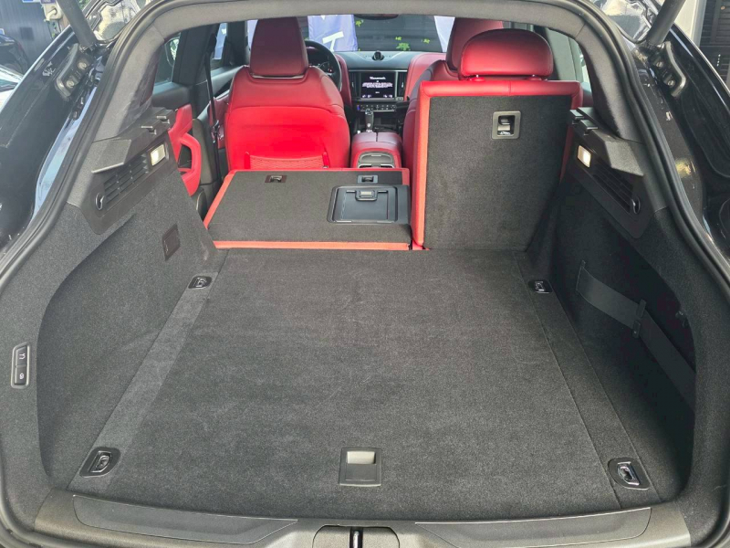 マセラティ レヴァンテ 中古車