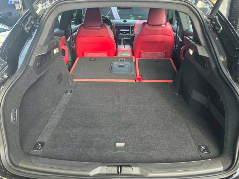 マセラティ レヴァンテ 中古車