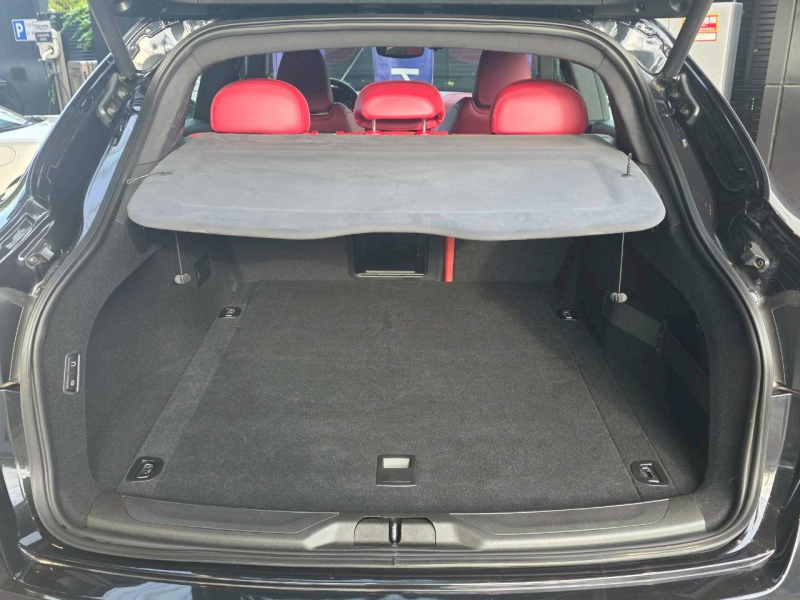 マセラティ レヴァンテ 中古車