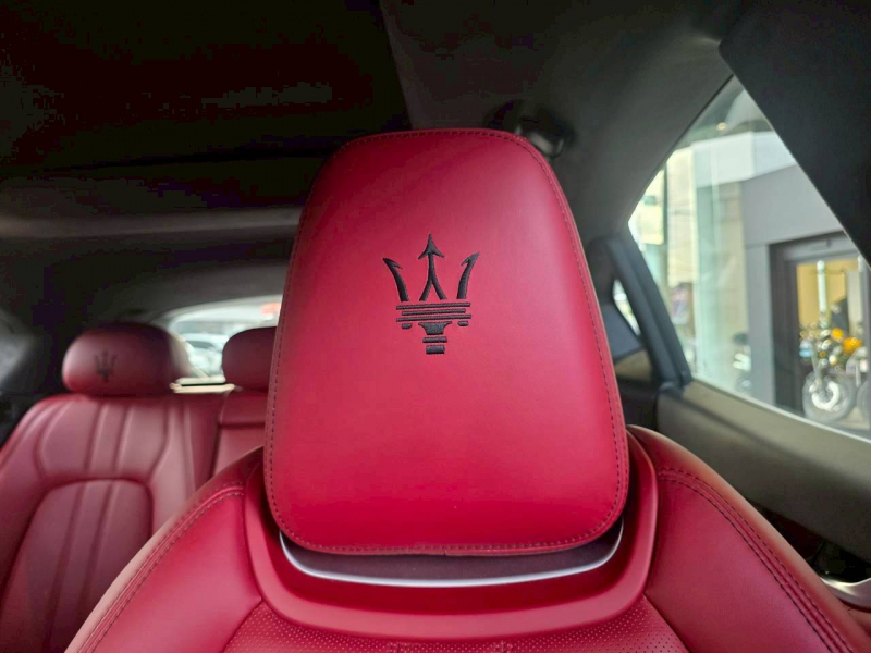 マセラティ レヴァンテ 中古車