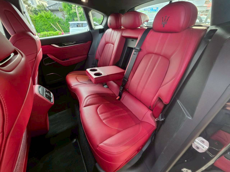 マセラティ レヴァンテ 中古車
