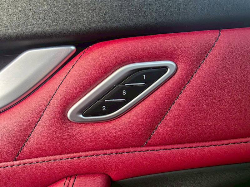 マセラティ レヴァンテ 中古車