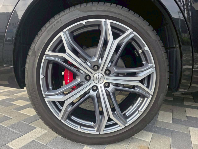 マセラティ レヴァンテ 中古車