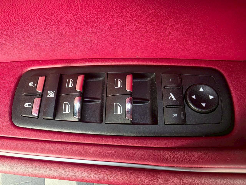 マセラティ レヴァンテ 中古車