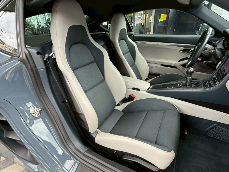 ポルシェ 718 ケイマン 中古車